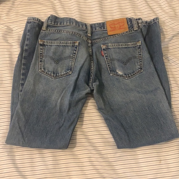 Men’s Distressed Medium Wash Levi’s 511 - Picture 2 of 5